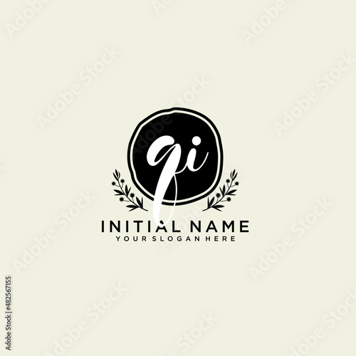 QI monogram logo template vector	