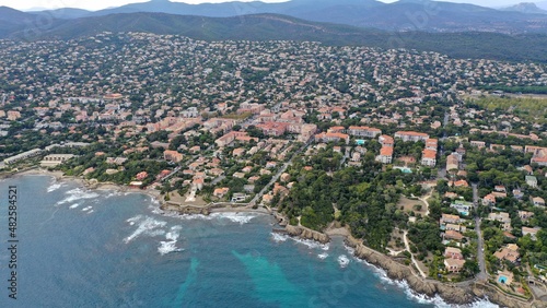 survol de la côte d'Azur dans le Var entre Sainte-Maxime et Fréjus © Lotharingia