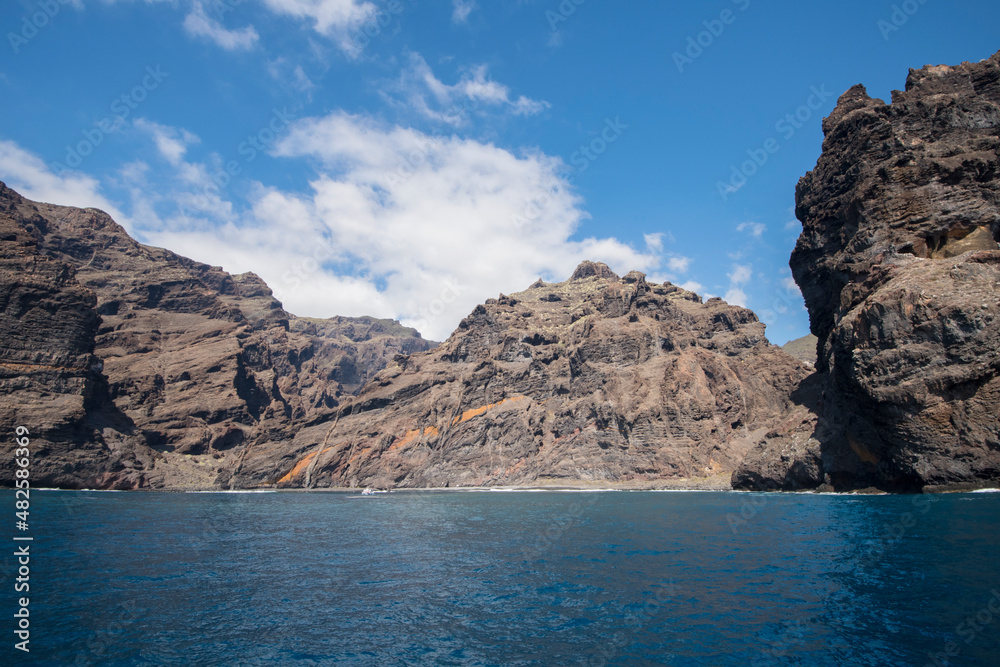 Fototapeta premium Maestose scogliere gigante Los Gigantes vulcanico,Tenerife mountains 
