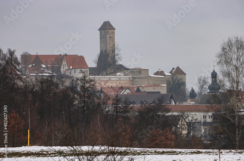 Blick auf Burg Veldenstein in Neuhaus an der Pegnitz photo