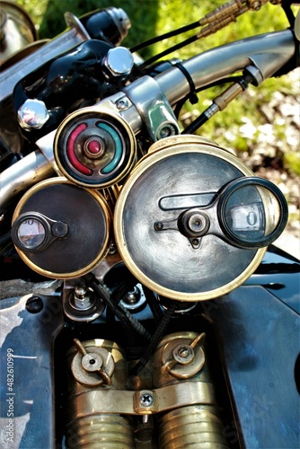 Zegary motocykla w stylu Vintage