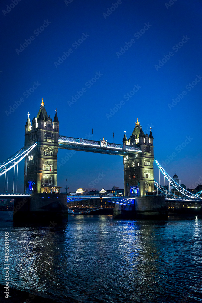 Obraz premium Tower Bridge, a Grade I listed suspension bridge built between 1886 and 1894 is one of London's most visited landmarks, London, England, UK