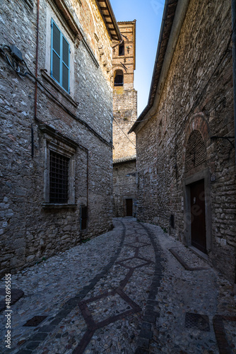 Fototapeta Naklejka Na Ścianę i Meble -  Picturesque alley in the medieval town of Narni, Umbria region, Italy