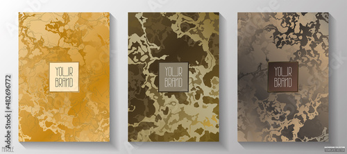 Copertina moderna, set creativo di sfondi, oro, argento metalli preziosi a pattern marmo. Collezione lusso vettoriale per cataloghi, brochure, menù per ristoranti, copertina social.