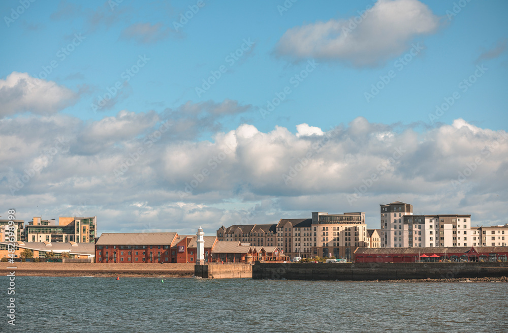 Fototapeta premium On this trip, while in Edinburgh, Scotland, one of the greatest locations for sightseeing, for both locals and tourists, is at New Haven Lighthouse at Lighthouse Point in New Haven
