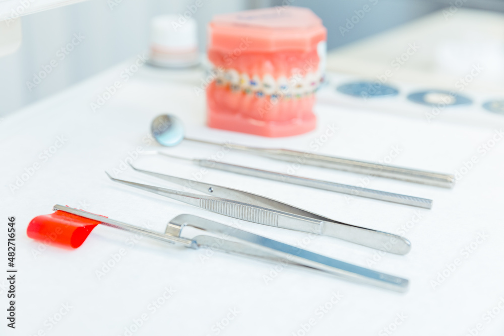 Teeth dental medical equipment steel tools with denture Teeth dental medical equipment steel tools with denture