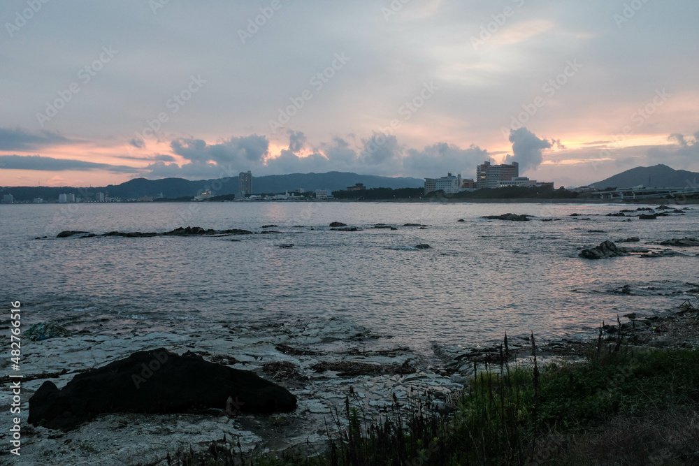 Obraz premium 千葉県外房の海岸から見た夕焼け