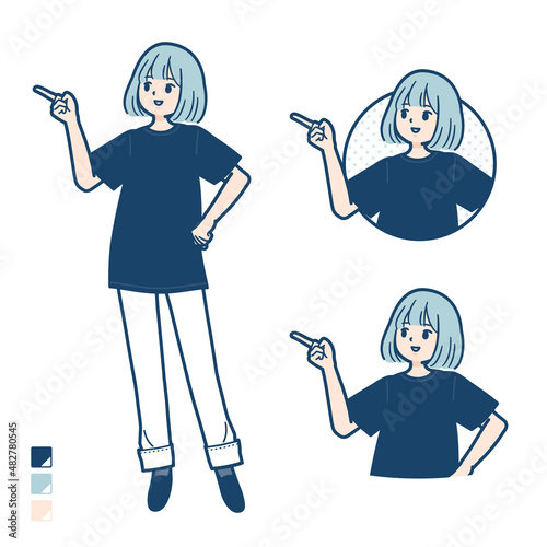 ビッグサイズTシャツを着た女性が指差して解説しているイラスト