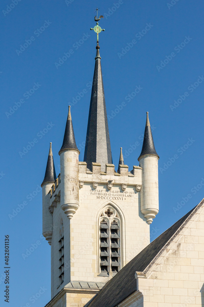 Fototapeta premium Le clocher original de l'église Saint-Martin de Valençay - Indre