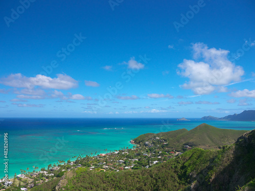 ハワイ、オアフ島、ラニカイピルボックスから見るマカプウ方面