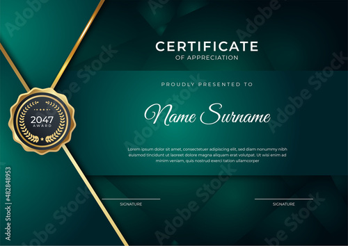 Modern employee golden green certificate design template