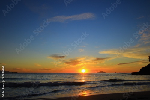 白浜海岸の朝日