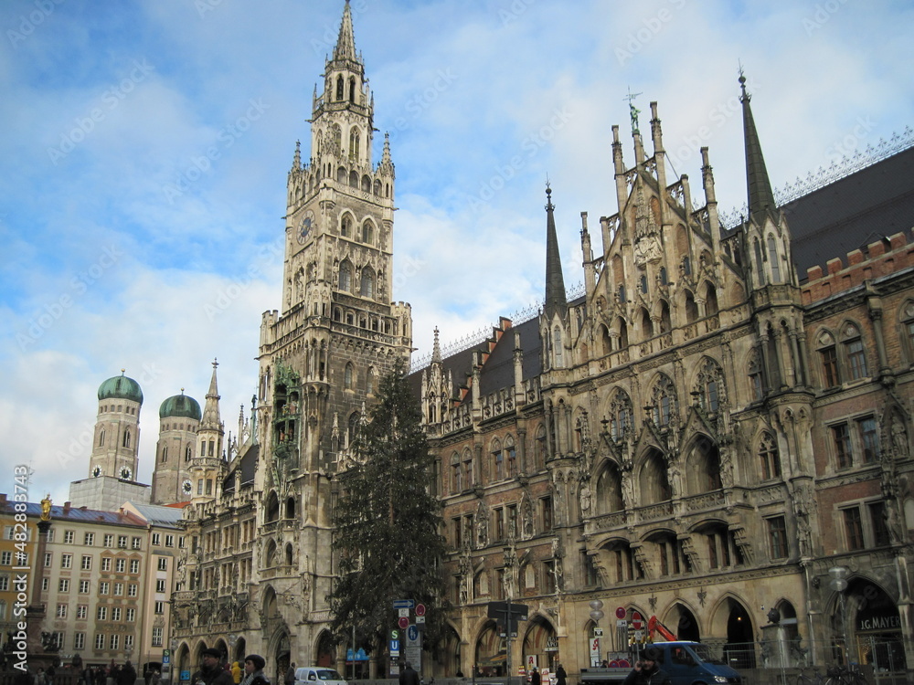 Fototapeta premium Beautiful old town hall exterior. Winter cityscape of Munich, Germany. Street in the city.