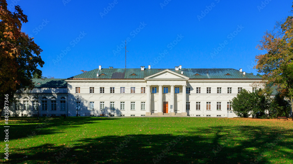 Obraz premium Dęblin - Zespół pałacowo - parkowy