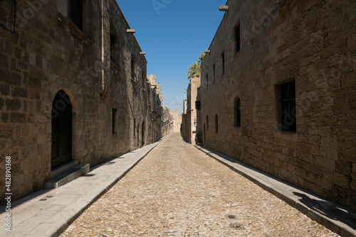 Fototapeta Naklejka Na Ścianę i Meble -  Famous Knight s street in Rhodes, Greece 