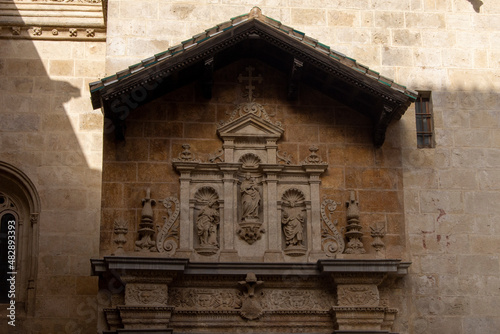 Detalle de las escultura de la entrada del sepulcro de los Reyes Católicos en Granada photo