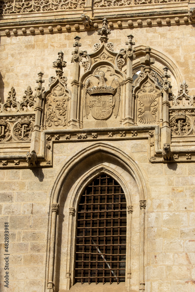 Detalle de la fachada de la Capilla de los Reyes Católicos en Granada