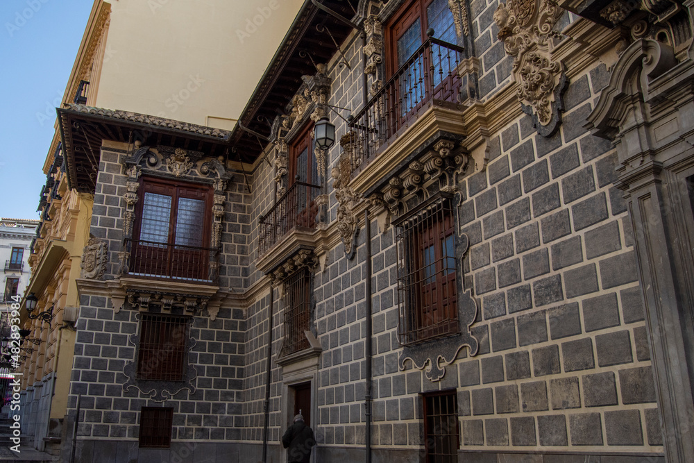Fachada del Palacio de la Madraza en Granada
