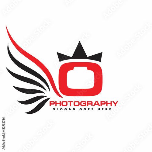 Initial letter O photography logo Design Vector illustration. creative O letter with a crown and camera. Simple modern wings photograph. O with wings symbol. Clean and modern style photograph icon
