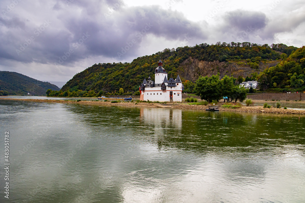 The castles on the banks of the Rhine