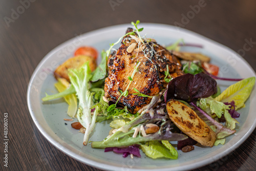 grilled chicken with salad