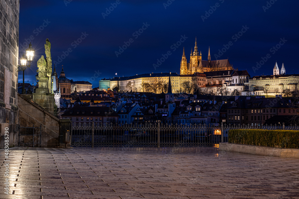 Fototapeta premium Prague castle in night