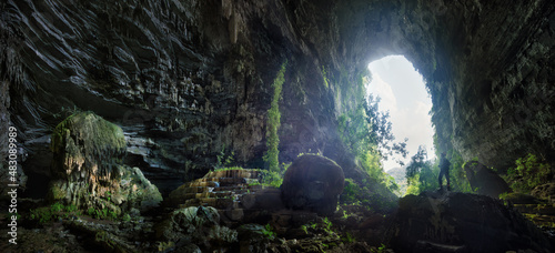 Canvas Panoramic view of Hang Tien Cave in Phong Nha Ke National Park in Vietnam