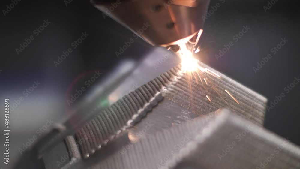 Fanuc robot m-710 welding close up 3