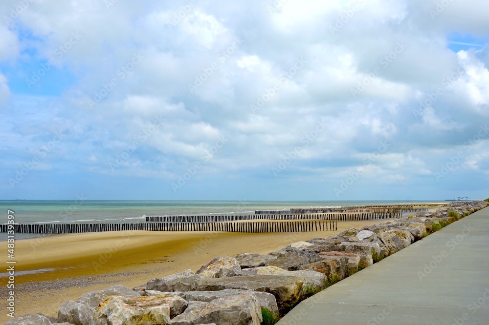 beach und new promenade in Sangatte, Calais, Opal Coast, Pas-de-Calais, Haus-de-France, 2022