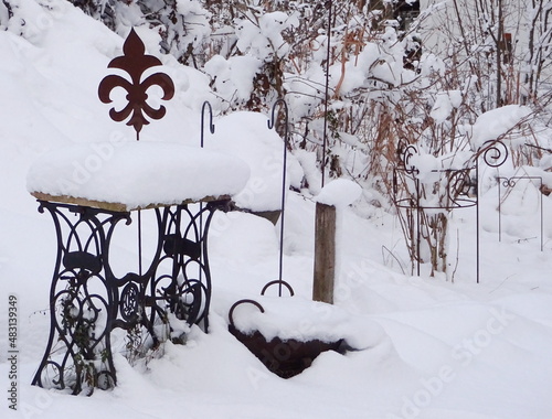 Gartenidyll im Winter photo