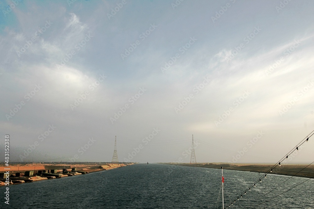 Fahrt durch den Suezkanal
