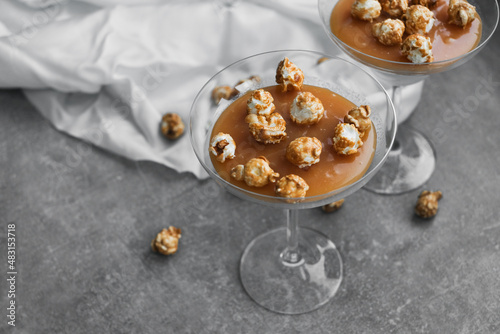 Fotografie caramel dessert panna cotta close-up
