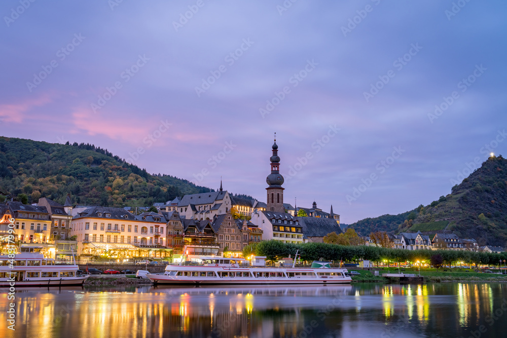 Obraz premium Moselpromenade bei Cochem.