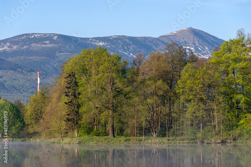 Widok na Śnieżkę z Parku w Bukowcu.