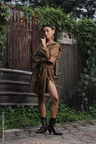 Vintage Fashion Girls