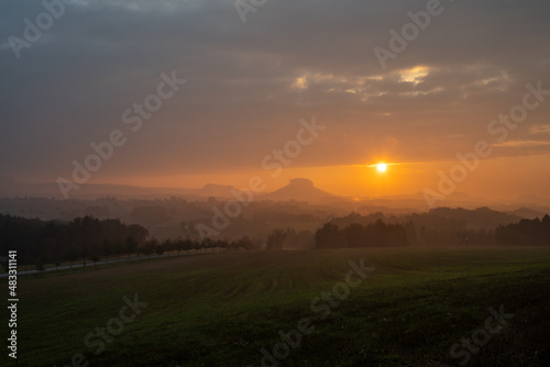 Blick vom Adamsberg auf das Elbtal und Lilienstein - schöner Sonnenuntergang © StG Stockfoto