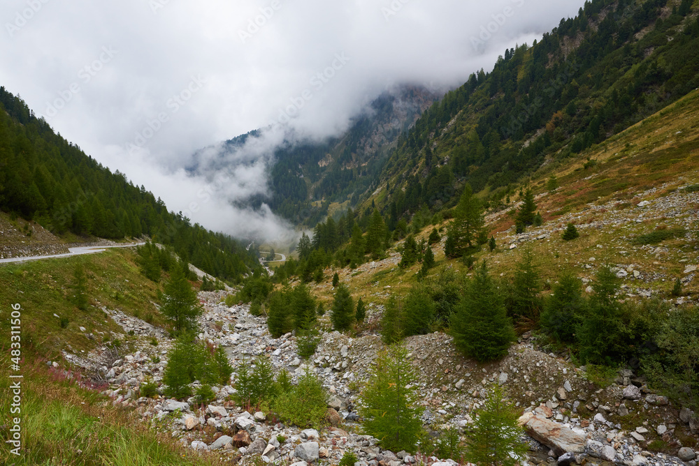 Auf dem Umbrailpass zwischen der Schweiz und Italien Auf dem Umbrailpass zwischen der Schweiz und Italien