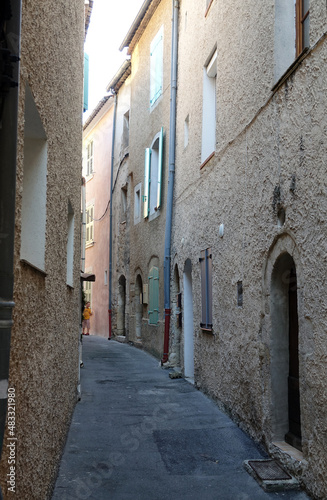 Gasse in in Moustiers-Sainte-Marie, Provence