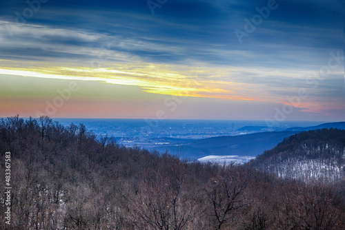 Sonnenaufgang im Winter, neben Budapest