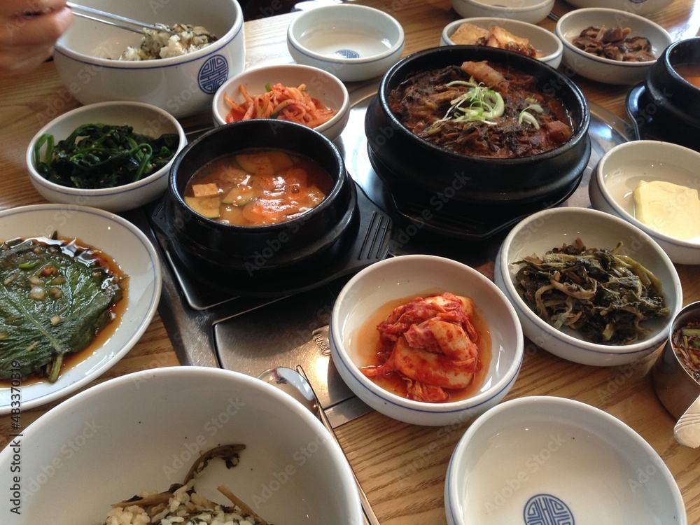 한식 밥상, 찌개, 반찬, 밥 / Korean food table, stew, side dishes, rice 