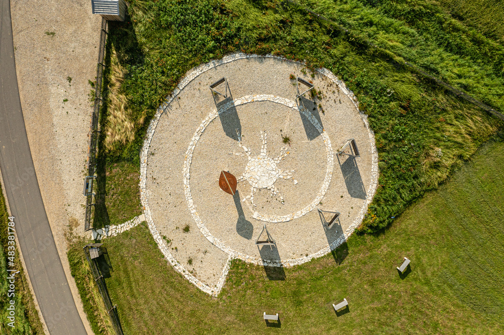 Luftbild der Spirale des Lebens im Buchengarten Pondorf zu Ehren der 1000-jährigen Bavariabuche im Naturpark Altmühltal