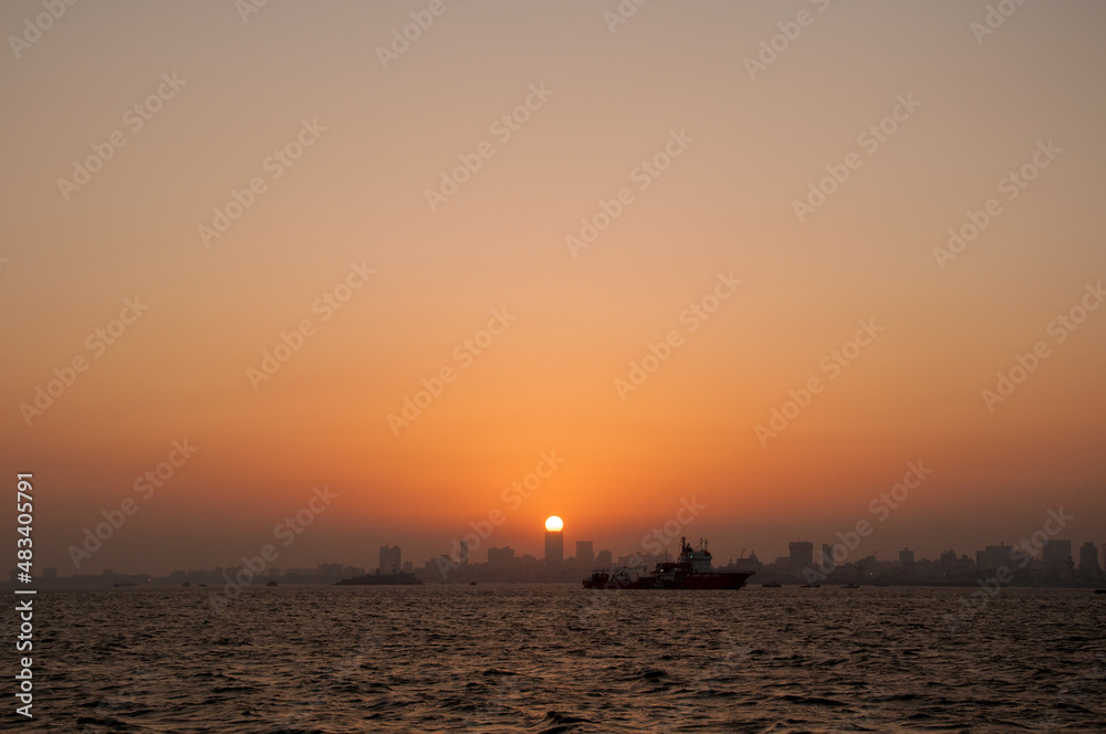 Mumbai Skyline, Golf Tee sun-set