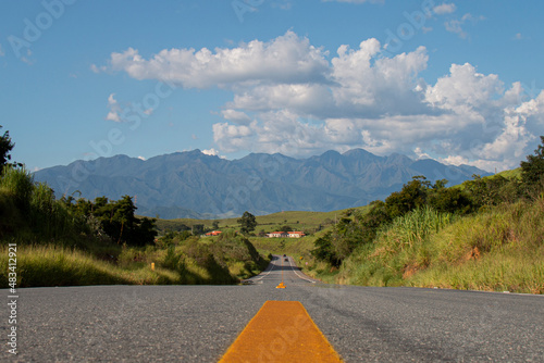 Cruzeiro, São Paulo, Brasil: Estrada com a serra da mantiqueira ao fundo photo