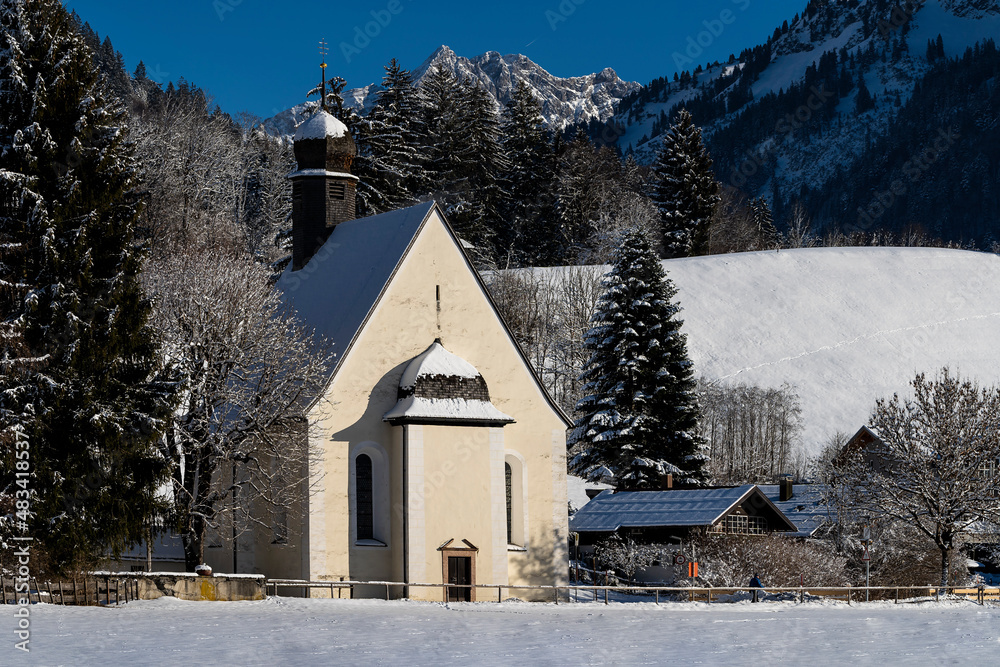 Loretto-Kapellen in  Oberstdorf in Winterlandschaft