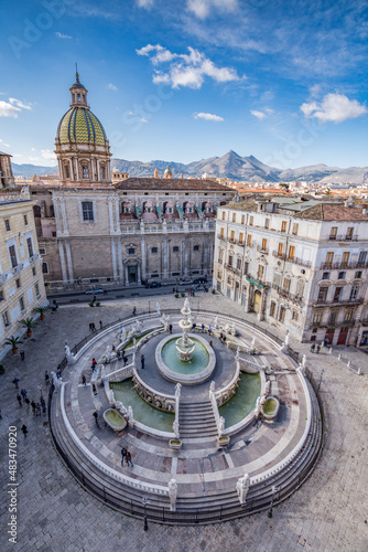 Piazza Pretoria e fontana viste dall'alto, città di Palermo IT