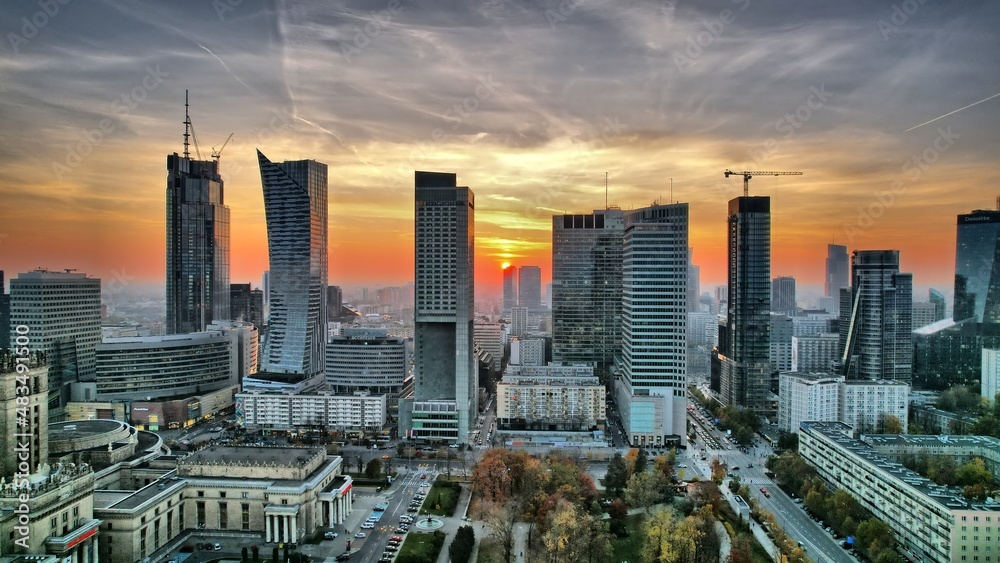 Wieżowce w centrum Warszawy - panorama miasta - obrazy, fototapety, plakaty 