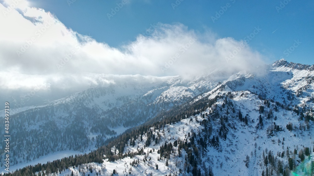 Obraz na płótnie Zimowy górski krajobraz Włochy Dolomity w sypialni