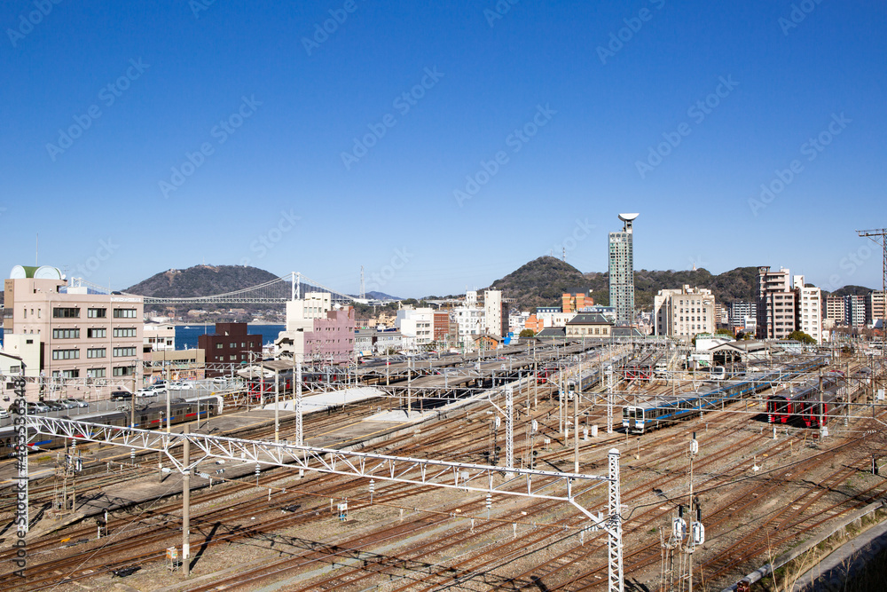Fototapeta premium 晴天のJR門司港駅 北九州市門司区