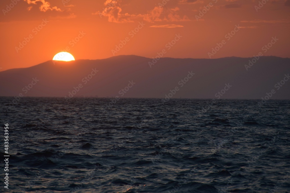 Naklejka premium Sunset view over mountains