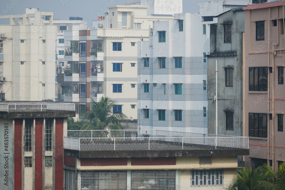 Obraz premium high angle view of dhaka city residential and financial buildings at sunny day 
